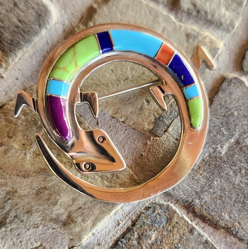 Sterling, inlaid Lizard SIGNED pin/pendant - Picture 14 of 16